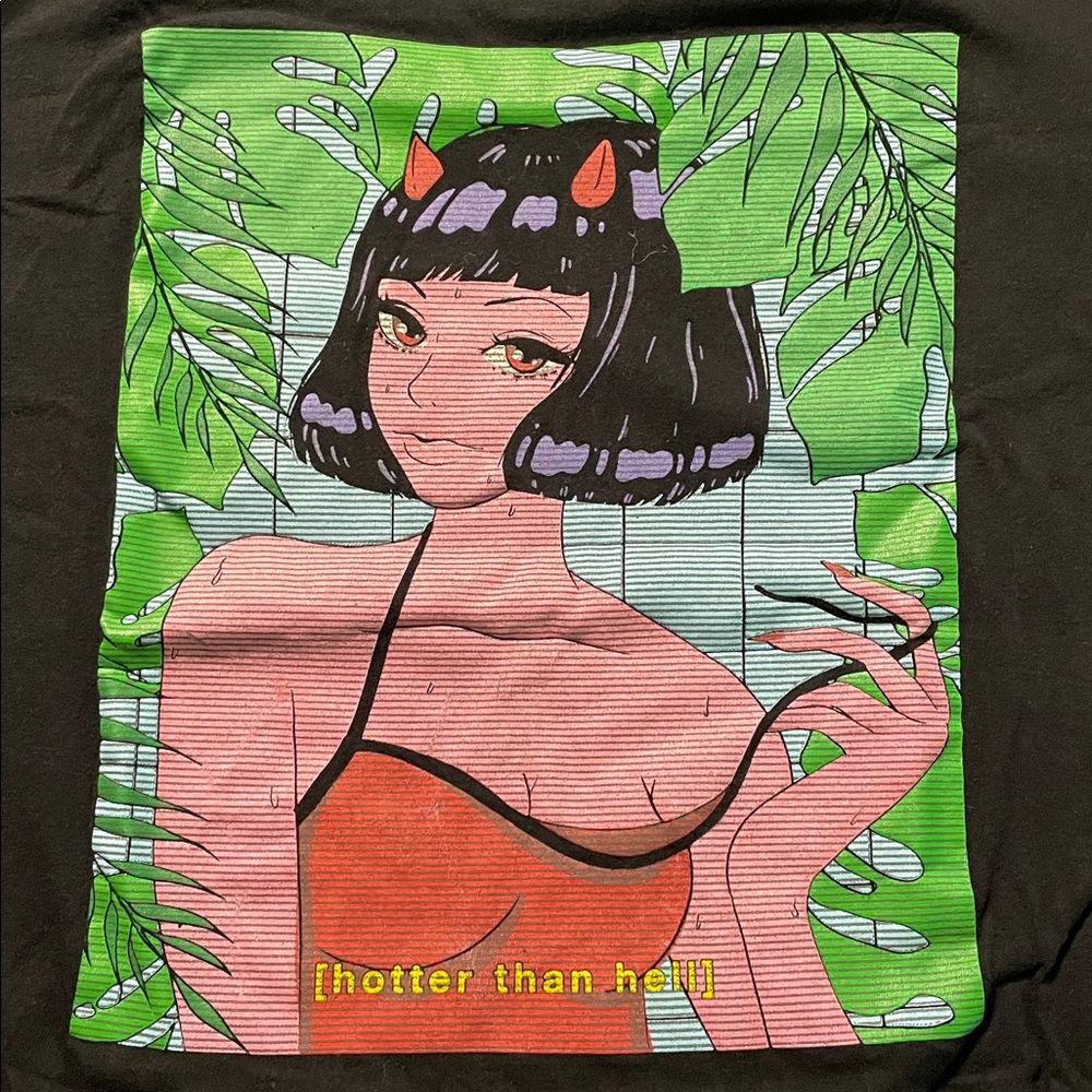 Women's Hot Topic Graphic Tshirt Anime Pin Up Size Medium